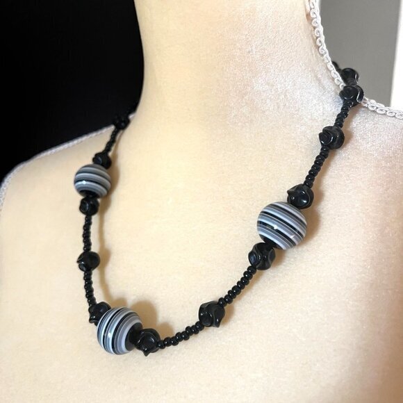 Vintage Women's Bundle‎ of 2/$25 Unsigned Statement Necklace - Picture 6 of 7